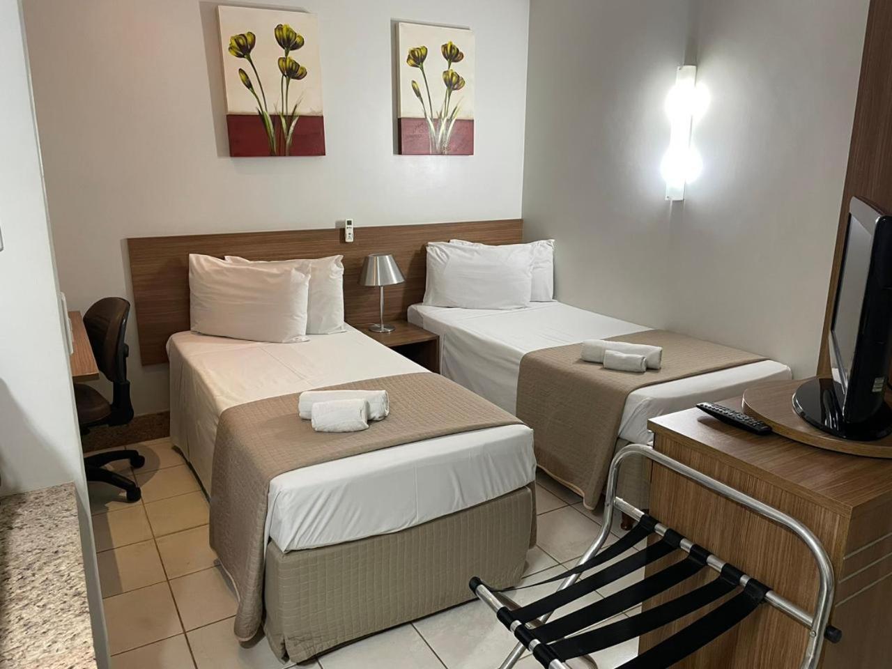 Sun Square Suites Hotel By Lual Гояния Екстериор снимка