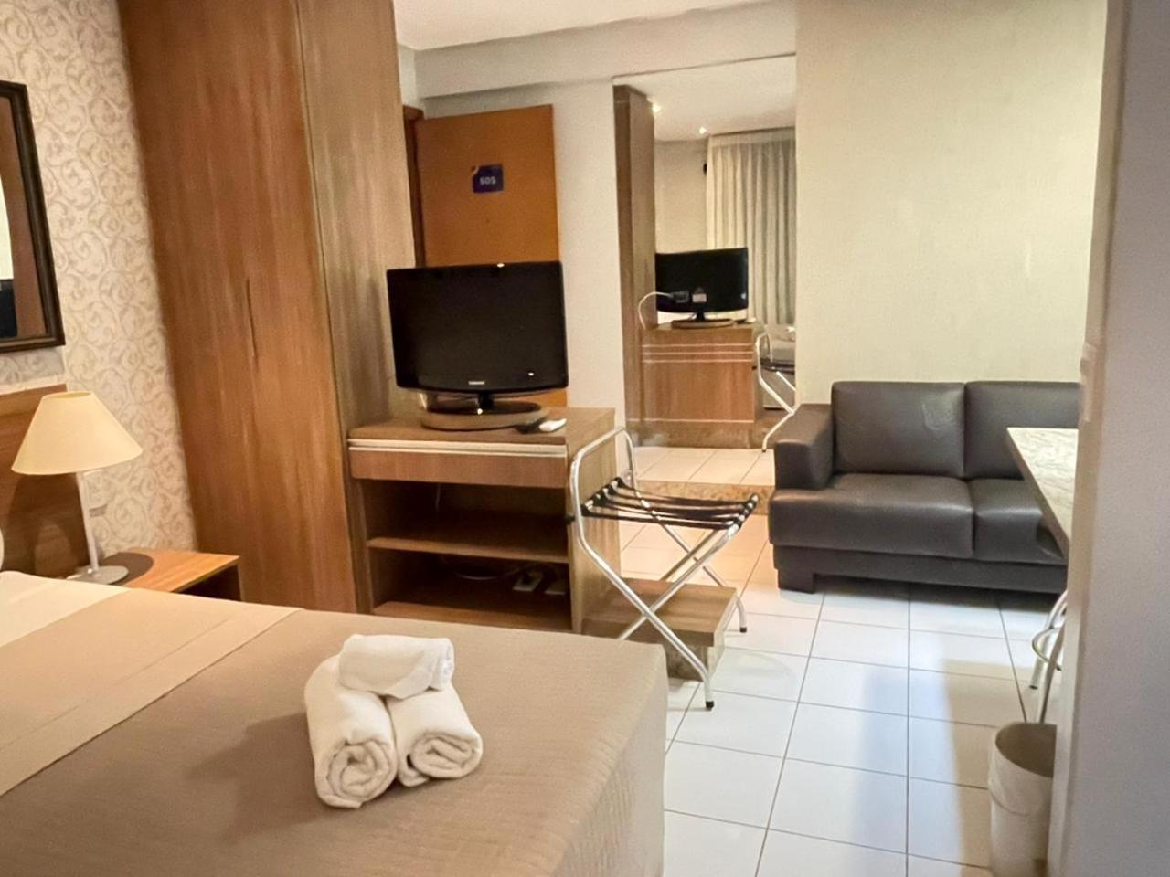Sun Square Suites Hotel By Lual Гояния Екстериор снимка